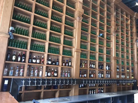 品世界38种精酿鲜啤,尝欧洲顶级牛扒披萨 阿卡德米啤酒坊开业了!