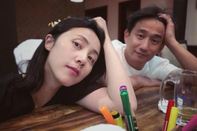 孙莉生日与黄磊享受二人世界 素颜出镜清秀温婉