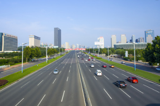 齐齐哈尔市政道路全变样城市路网更顺畅