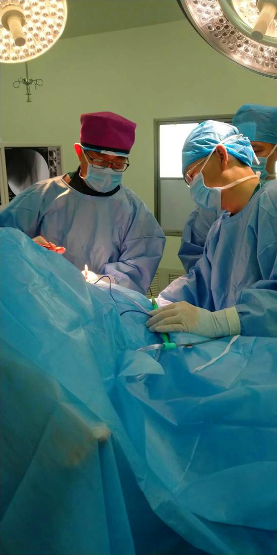黑龙江省医院成功为92岁老人进行人工股骨头置换术