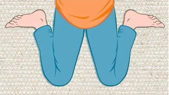 小新(化名)4岁了,妈妈一直觉得她走路的姿势不好看,腿不直,有点x型腿