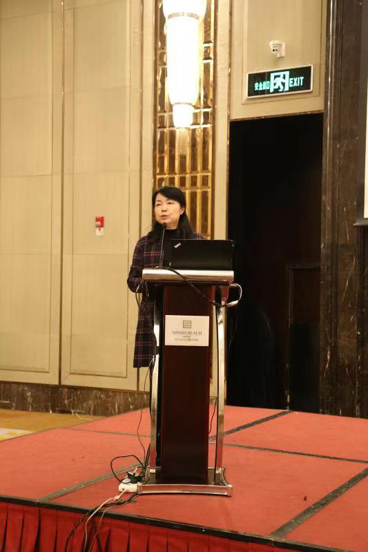 黑龙江省抗癌协会李玉莲秘书长主持会议