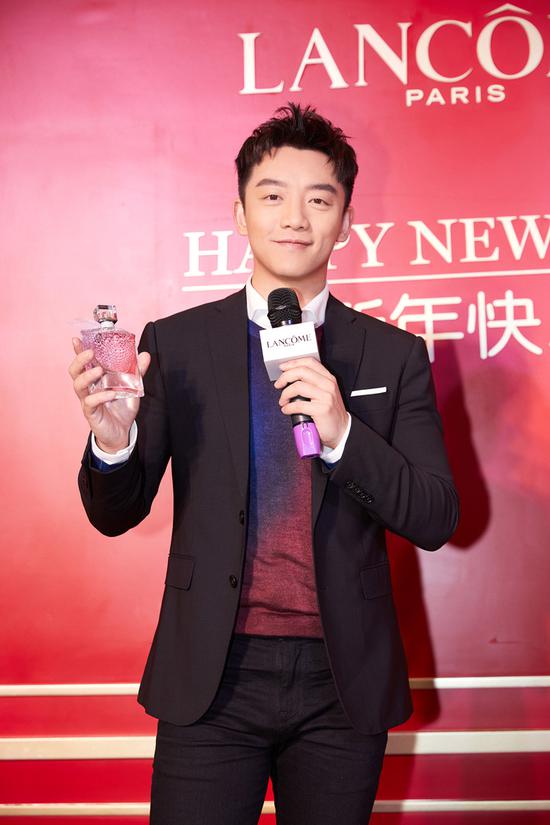 郑恺来了!亮相lancme兰蔻哈尔滨远大购物中心新年活动