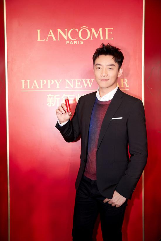郑恺来了!亮相lancme兰蔻哈尔滨远大购物中心新年活动