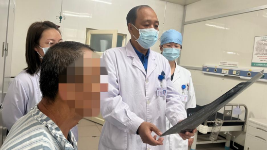 男子失明四处求医竟是鼻子出了问题哈医大二院耳鼻咽喉头颈外科捕获