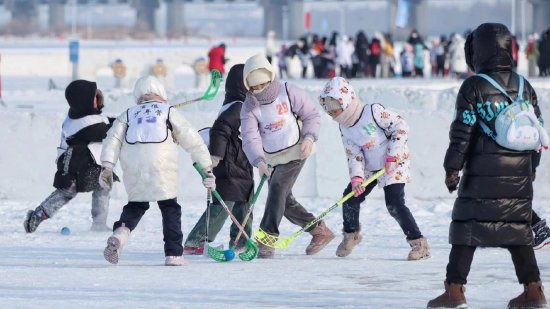 奔跑吧·少年2023-2024年黑龙江省青少年冰雪运动会冰雪障碍赛开赛