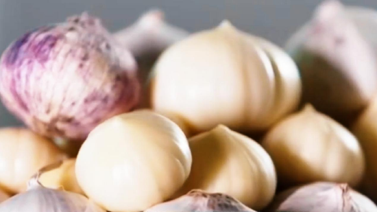 打响金"蒜"盘 强街富民促振兴