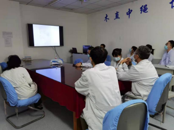 史主任组织科室医生为病人会诊