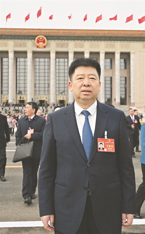 要畅通高水平对外开放通道,加强与黑河,满洲里,绥芬河等口岸合作,扩大