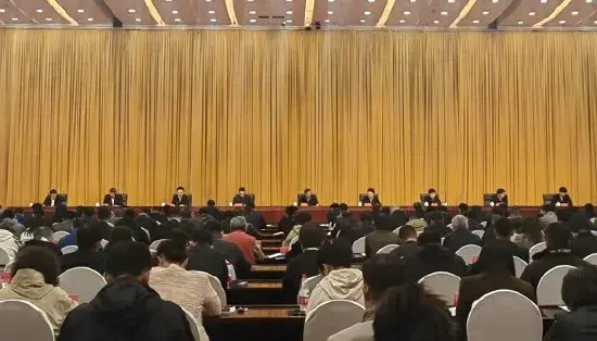 黑龙江省推动工业领域设备更新工作视频会议现场。人民网 刘婷摄