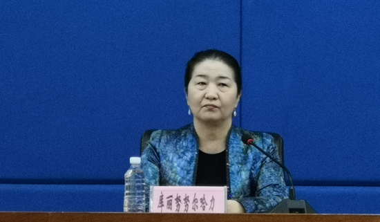 新疆阿勒泰地委委员库丽努·努尔哈力表示,近年来,在黑龙江的援助和