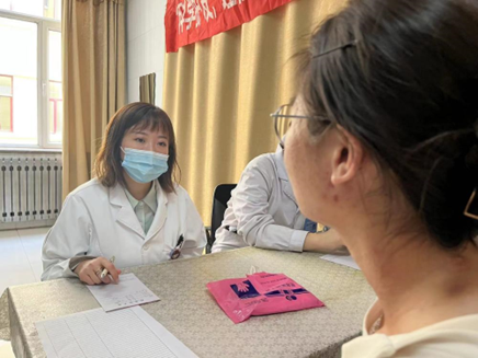 科学护肤爱发护发正确认识银屑病哈医大二院皮肤科举行义诊活动