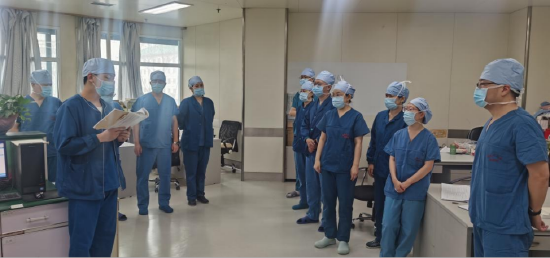 哈医大二院多学科协作成功救治高龄复杂结肠癌患者