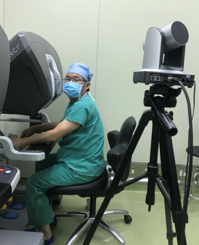 李学东主任即将开始手术