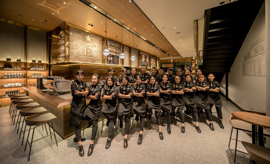 星巴克星巴克臻选凯德广场学府店全体黑围裙咖啡大师