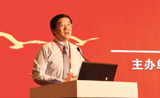 中国医师协会外科医师分会总干事姜可伟致辞