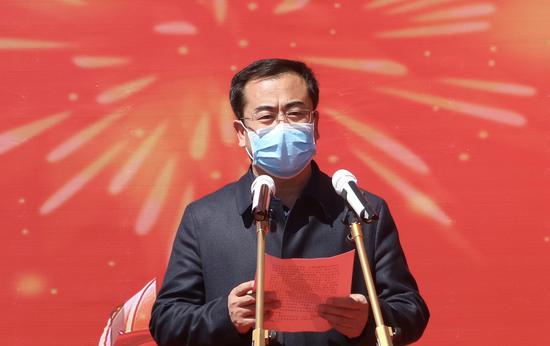 依安县委副书记,县长魏海波致辞