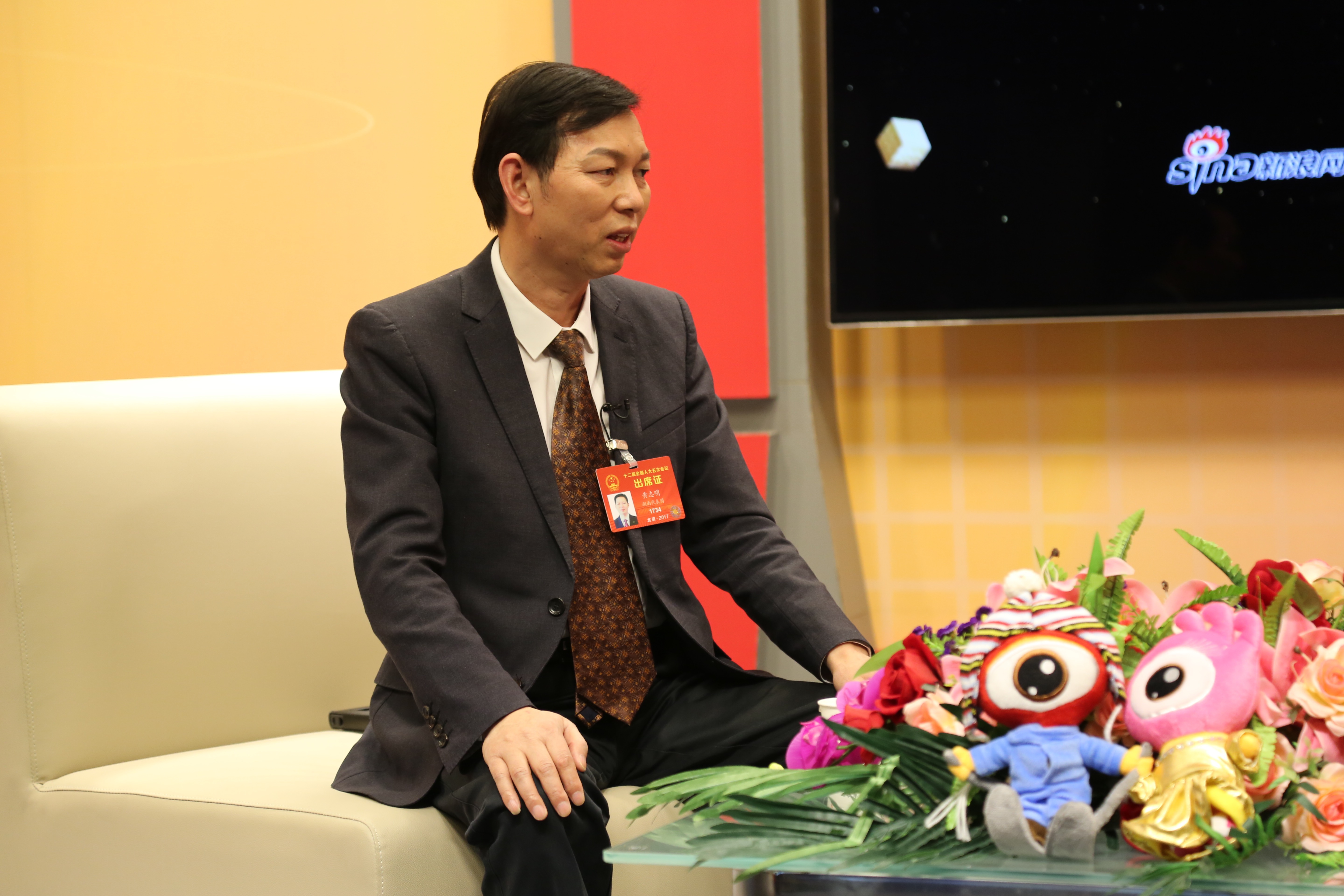 全国人大代表,万家丽集团董事长黄志明在访谈现场