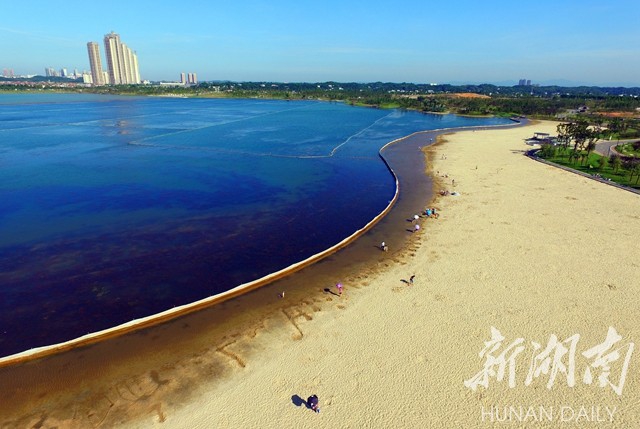 国内最大人工建造湖泊沙滩开放 在长沙这个地方