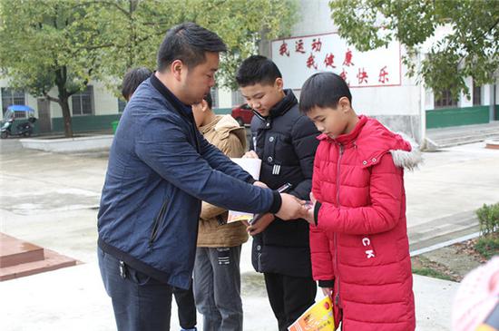 汉寿:中学生拾金不昧 彰显"毓德"本色