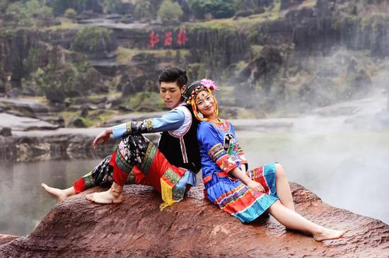 神秘大湘西 逍遥红石林 绝美天池景——世界地质公园里的鬼斧神工