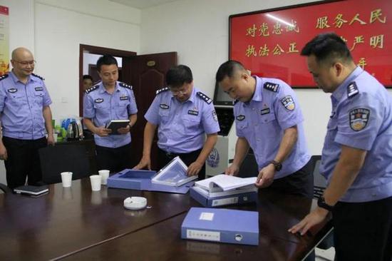 天元区副区长,公安分局局长张伟文,分局党委委员,政工室主任禹雄飞等