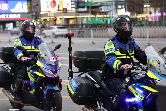 长沙组建特警铁骑队伍开展常态化巡逻警情高效处置强化治安管控