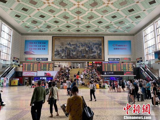 长沙火车站供图