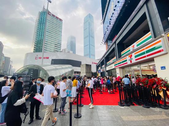 5月30日开业的7-eleven长沙7mall店成为全球7-eleven单日单店销售最高