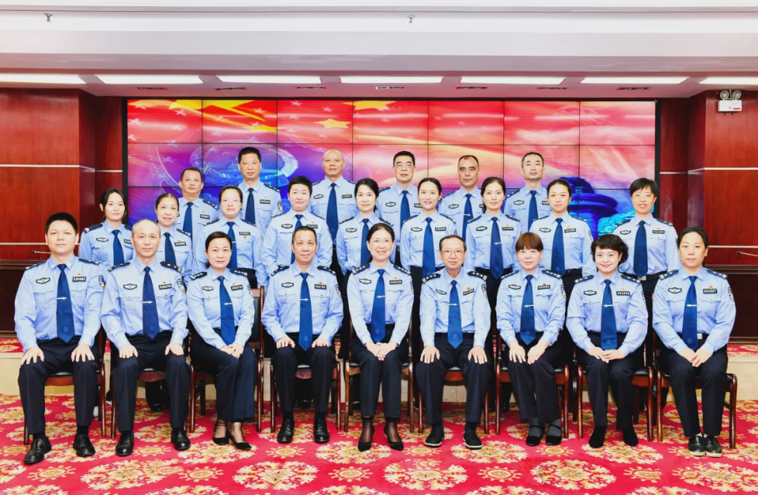 株洲市公安局警保部全体民辅警合影