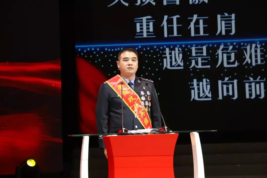 公安党代表风采衡阳李江与犬共舞的忠诚本色