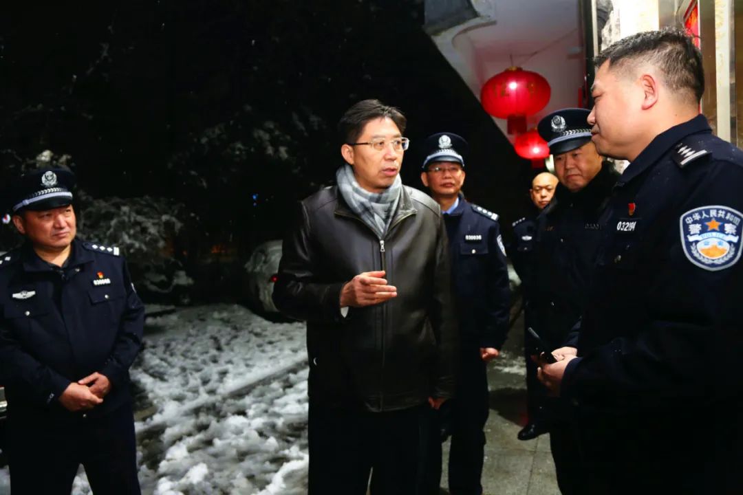 以雪为令保畅安株洲唐文发深入株洲抗冰雪一线督导保安保畅工作