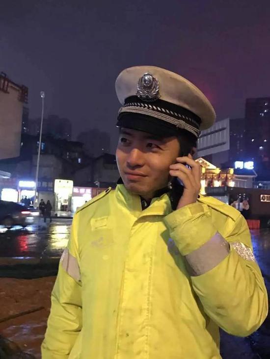 (@爱笑的石小鱼,长沙市公安局交警支队开福大队民警石文宇)