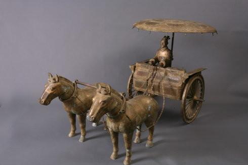 骈文又称骈体文,骈俪文或骈偶文;全篇以双句(俪句,偶句)为主,讲究