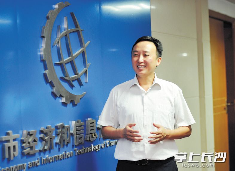 市经信委党委书记,主任黄滔