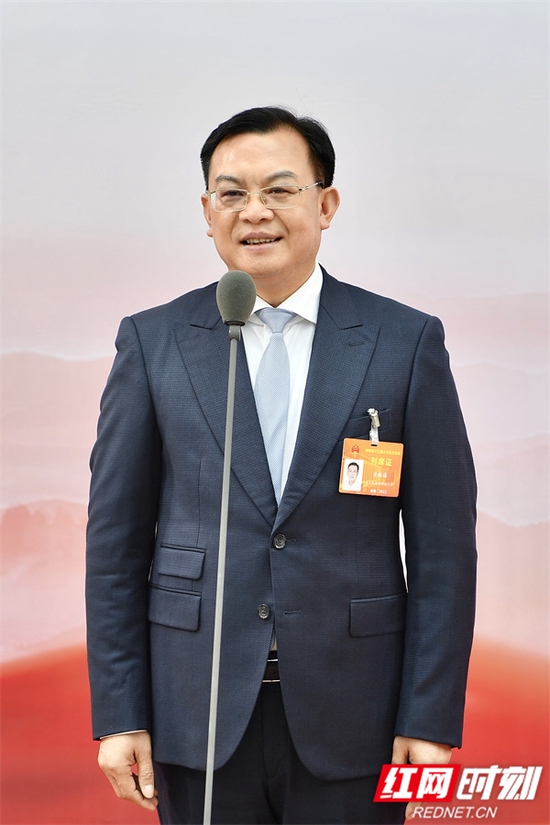 省商务厅党组书记,厅长沈裕谋.