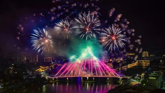 今晚!看烟花,水幕电影……醴陵陶子湖精彩不停