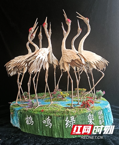 周佳霖的棕编作品.