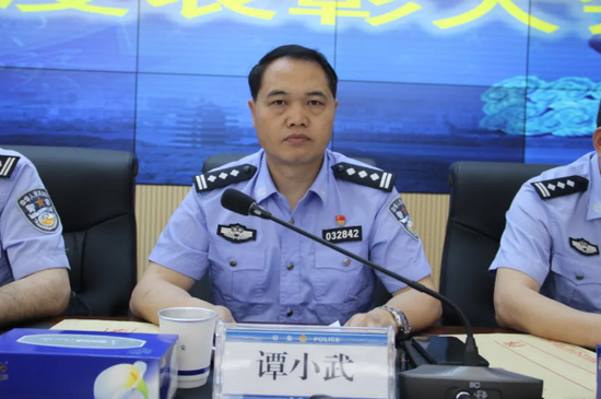 法制频道 > 正文  樊伟对2021年公安工作进行部署, 他要求,2021年分局