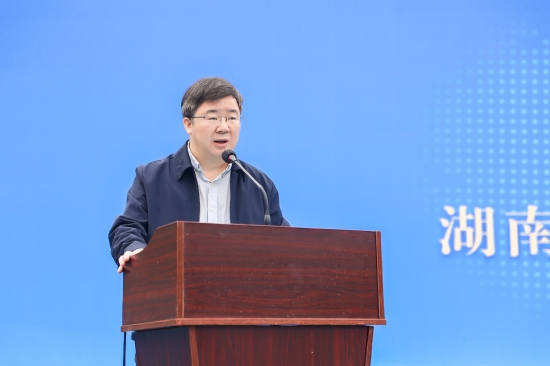 湖南省乡村振兴局党组成员,副局长赵成新