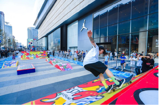 ["lobster wonderland——龙虾滑板公园",长沙 ifs 西南广场]