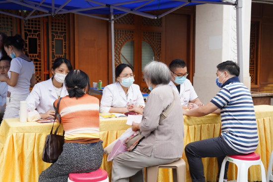 开业四周年谷医堂中医馆开展中医全民健康节暨四周年店庆活动