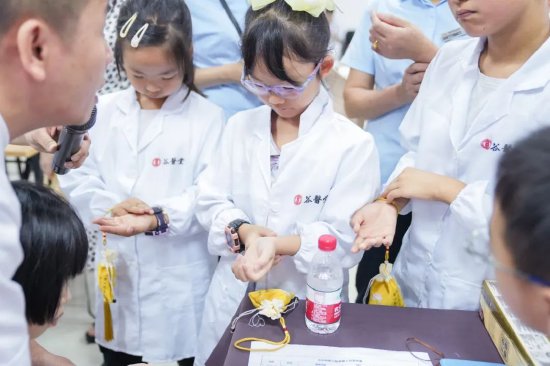 (谷医堂医师现场指导)