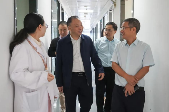 刘副院长一行参观考察谷医堂