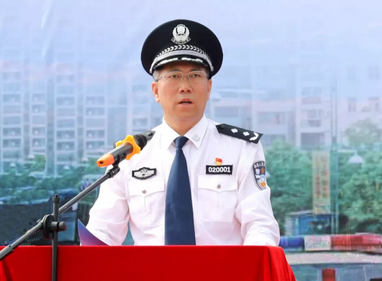 衡阳市副市长,市公安局局长胡志文发表讲话