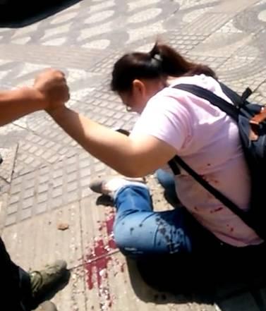 湘潭一女子持刀伤两人 一名女大学生被连捅6刀