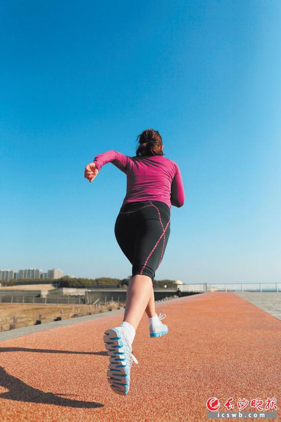 长沙女孩跑步后即刻冲凉突感心脏不适而倒地