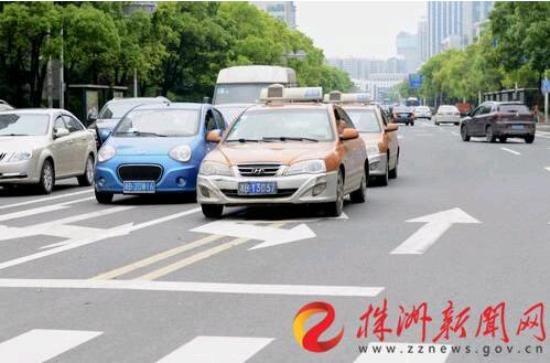 新旧交通线造成车辆行驶混乱.