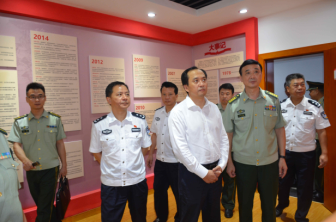 许显辉慰问长沙"雷锋"消防 同时向全省公安消防,武警