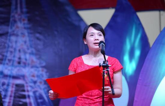 桃源县委常委,统战部长郑利红主持开幕式.